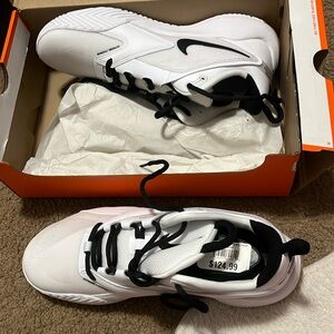 Women’s 10 1/2 men’s 9 mile volleyball shoes never worn